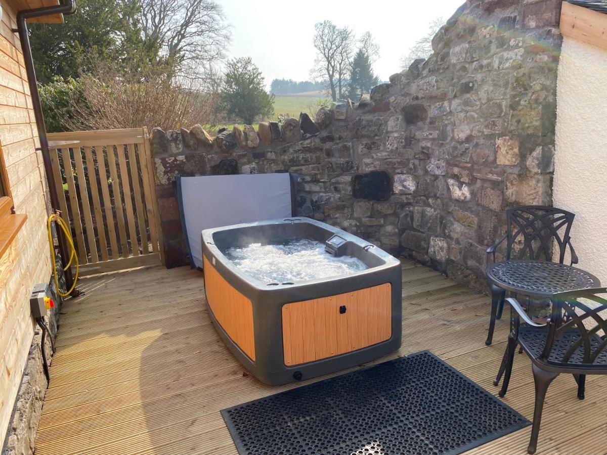 Pheasant Lodge With Hot Tub Forgandenny Exterior foto